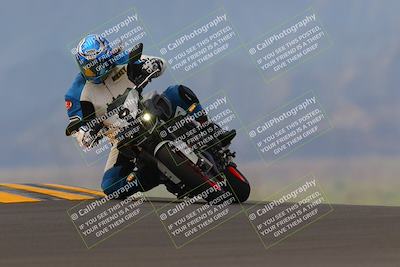 media/Sep-11-2022-SoCal Trackdays (Sun) [[81b7e951af]]/Turn 9 (930am)/